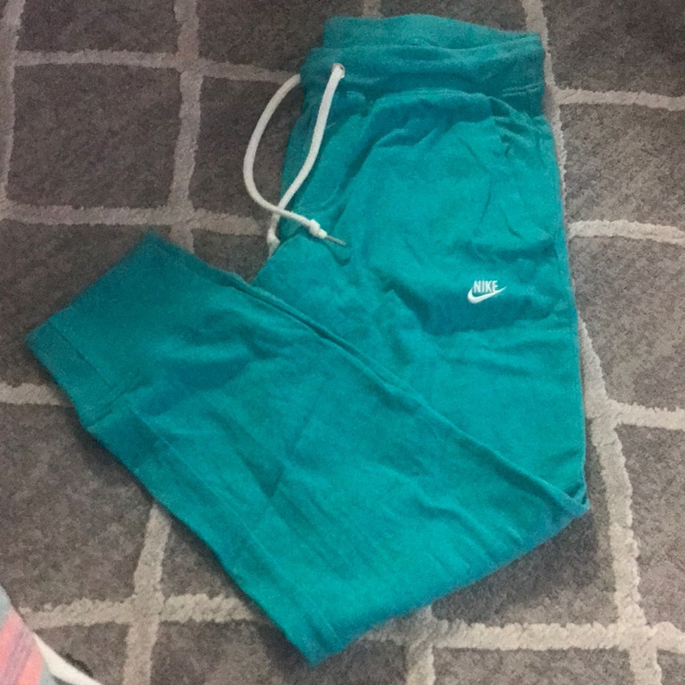 Nike Capri sweatpants